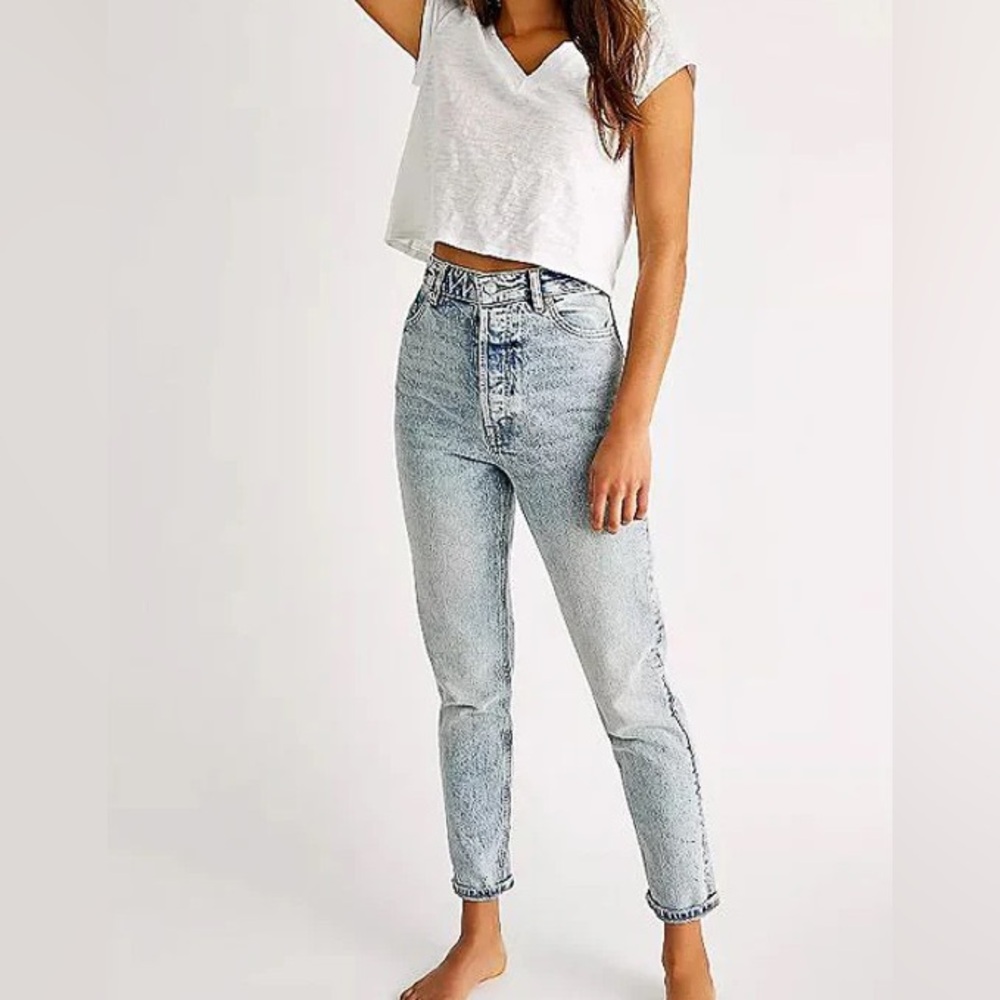 We the Free Zuri Mom Jeans in Lived in Blue